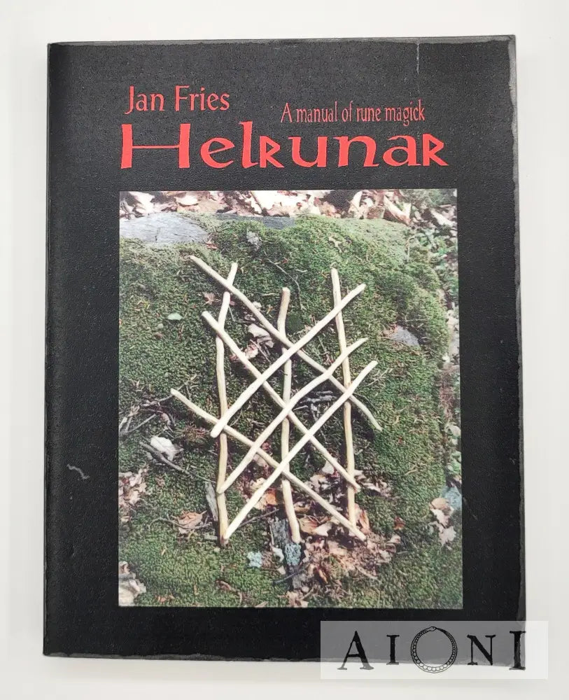 Helrunar: A Manual Of Rune Magick Kirjat